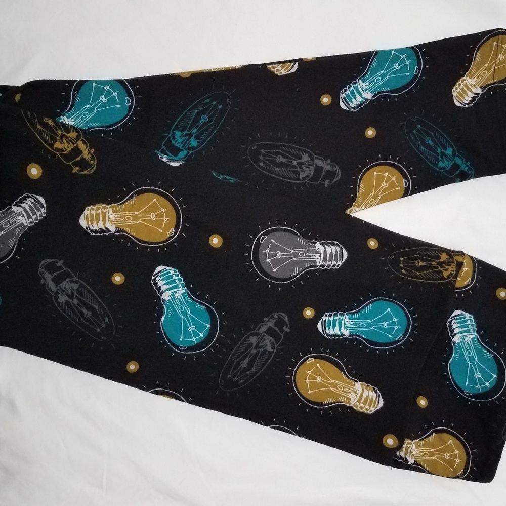 LuLaRoe Tall & Curvy Light bulb leggings